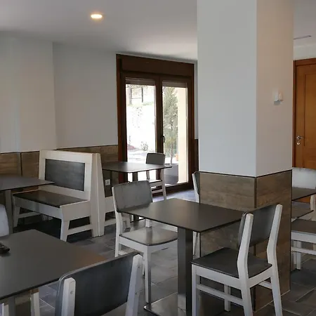 Hotel Rural El Nido De Pinares 5*