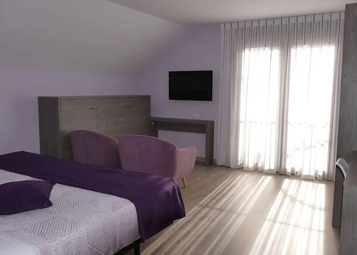 Hotel Rural El Nido De Pinares 5*