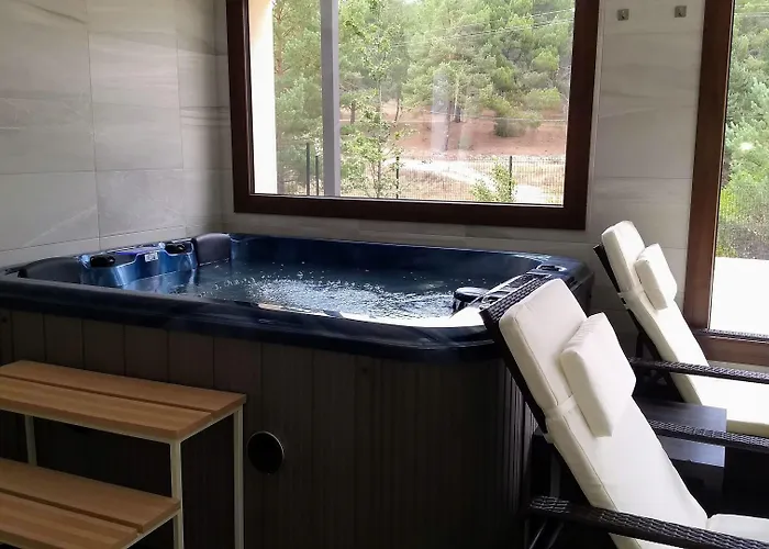 Hotel Rural El Nido De Pinares 5*