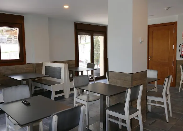 Hotel El Nido De Pinares 5*